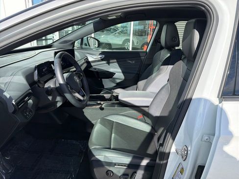Used 2023 Volkswagen ID.4 Pro S Plus image 11