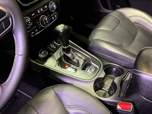 Used 2021 Jeep Cherokee Latitude Lux 80th Anniv w/ Quick Order Package 26U 80TH AWD/4WD image 17