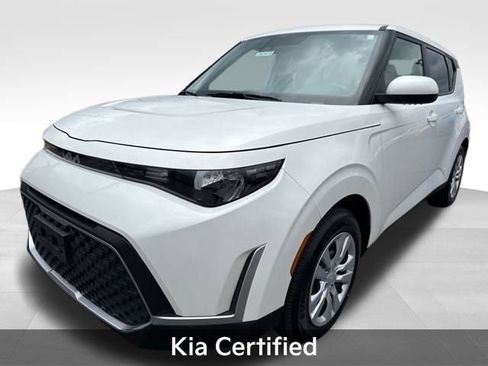 Used 2023 Kia Soul LX image 5