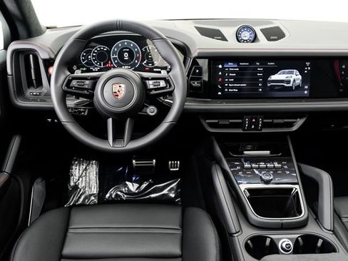 New 2026 Porsche Cayenne GTS AWD/4WD image 17