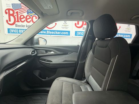 Used 2021 Chevrolet TrailBlazer LT w/ Convenience Package FWD image 30