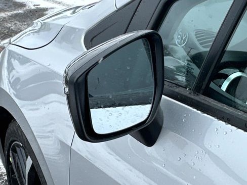 New 2025 Nissan Versa SR w/ Trunk Package image 12