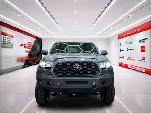 Used 2019 Toyota Tacoma TRD Off-Road image 3
