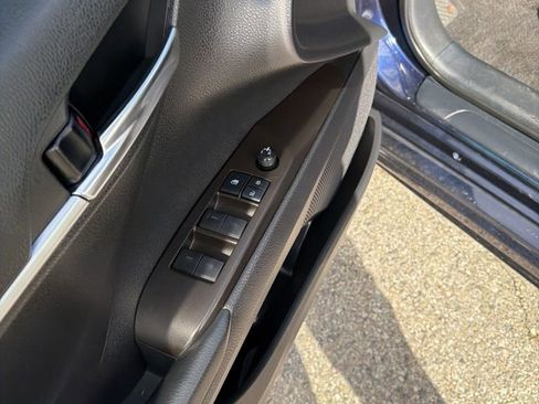 Certified 2022 Toyota Camry SE image 9