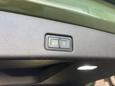 Used 2025 Audi Q5 Premium w/ 19" Wheel Package image 32