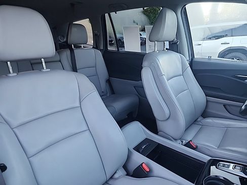 Used 2017 Honda Pilot Touring image 21