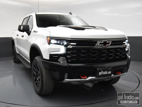 Used 2024 Chevrolet Silverado 1500 ZR2 w/ Technology Package image 49