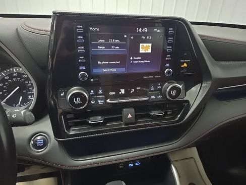 Used 2022 Toyota Highlander XSE AWD/4WD image 25