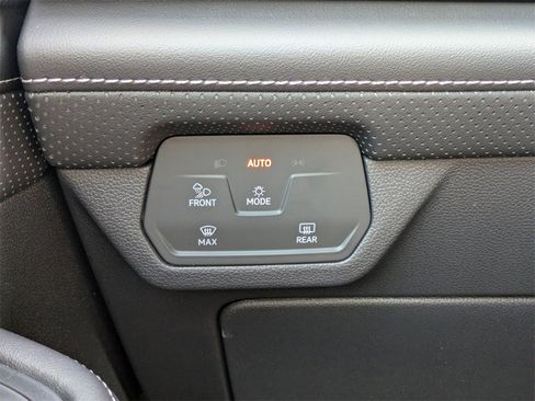 New 2026 Volkswagen Atlas Cross Sport SEL Premium R-Line image 28