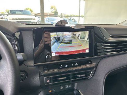 Used 2025 Toyota Camry LE w/ Convenience Package image 24