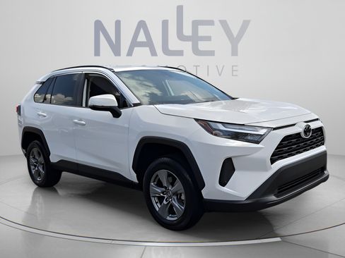 Used 2024 Toyota RAV4 XLE AWD/4WD image 7