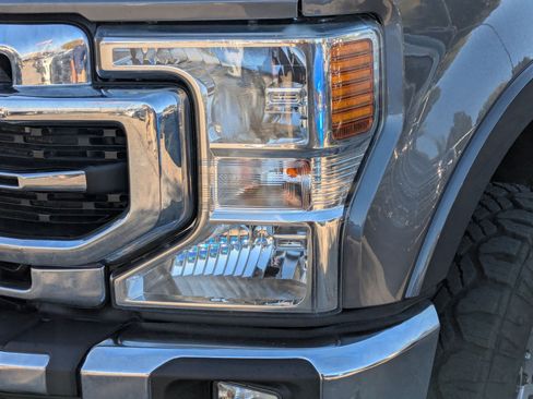 Used 2022 Ford F250 Lariat w/ Tremor Off-Road Package image 12