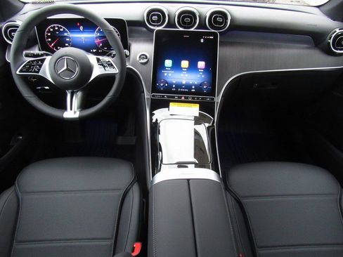 New 2026 Mercedes-Benz GLC 300 4MATIC image 32