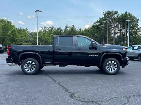Used 2024 Chevrolet Silverado 2500 Custom w/ Custom Value Package AWD/4WD image 2