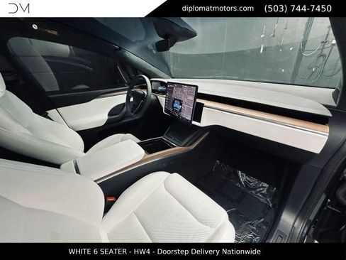Used 2025 Tesla Model X AWD/4WD image 18
