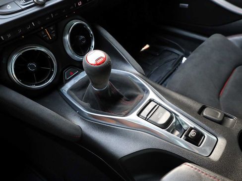 Used 2018 Chevrolet Camaro ZL1 RWD image 22