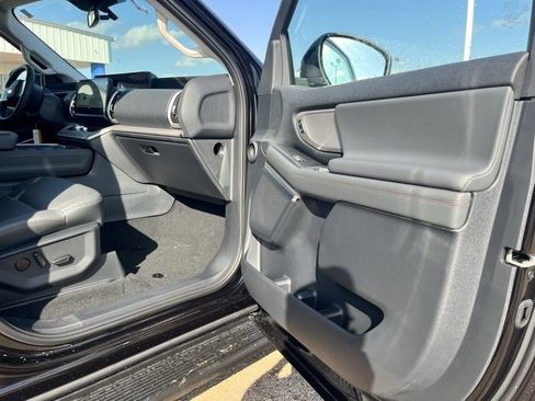 New 2025 Ford Expedition Active image 22