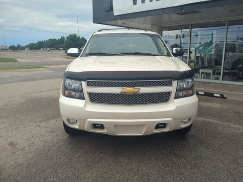 Used 2013 Chevrolet Avalanche LTZ AWD/4WD image 2