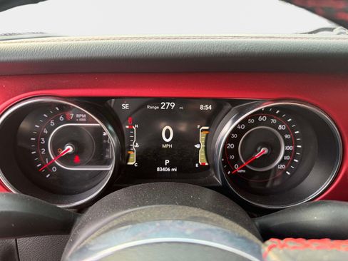 Used 2021 Jeep Gladiator Rubicon AWD/4WD image 11