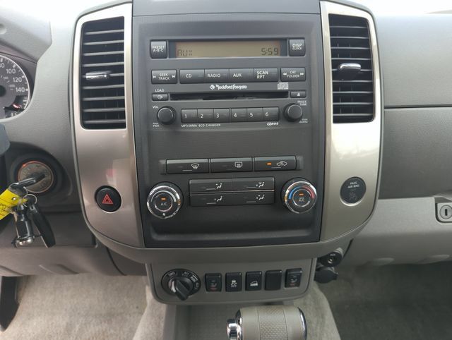 Used 2012 Nissan Frontier SL w/ Moonroof Pkg AWD/4WD image 35