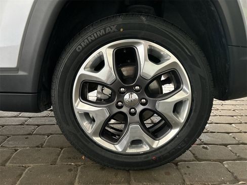 Used 2020 Jeep Compass Limited image 43