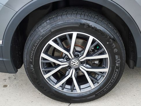Used 2020 Volkswagen Tiguan SE AWD/4WD image 11