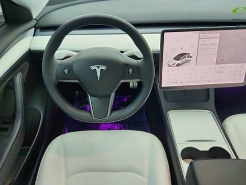 Used 2022 Tesla Model 3 Long Range AWD/4WD image 34