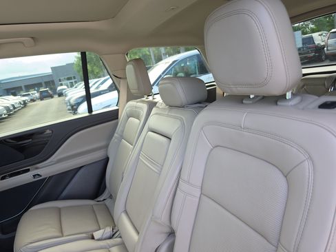 Certified 2024 Lincoln Aviator Reserve w/ Jet Package RWD image 13
