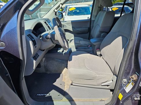 Used 2014 Nissan Frontier SV AWD/4WD image 14