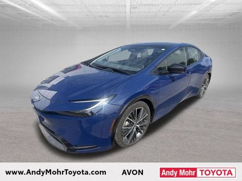 Used 2024 Toyota Prius XLE FWD image 3