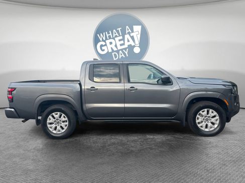 Used 2024 Nissan Frontier SV w/ SV Convenience Package RWD image 2