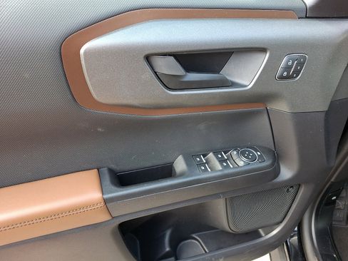 Certified 2025 Ford Bronco Sport Outer Banks w/ Outer Banks Tech Package+ AWD/4WD image 13