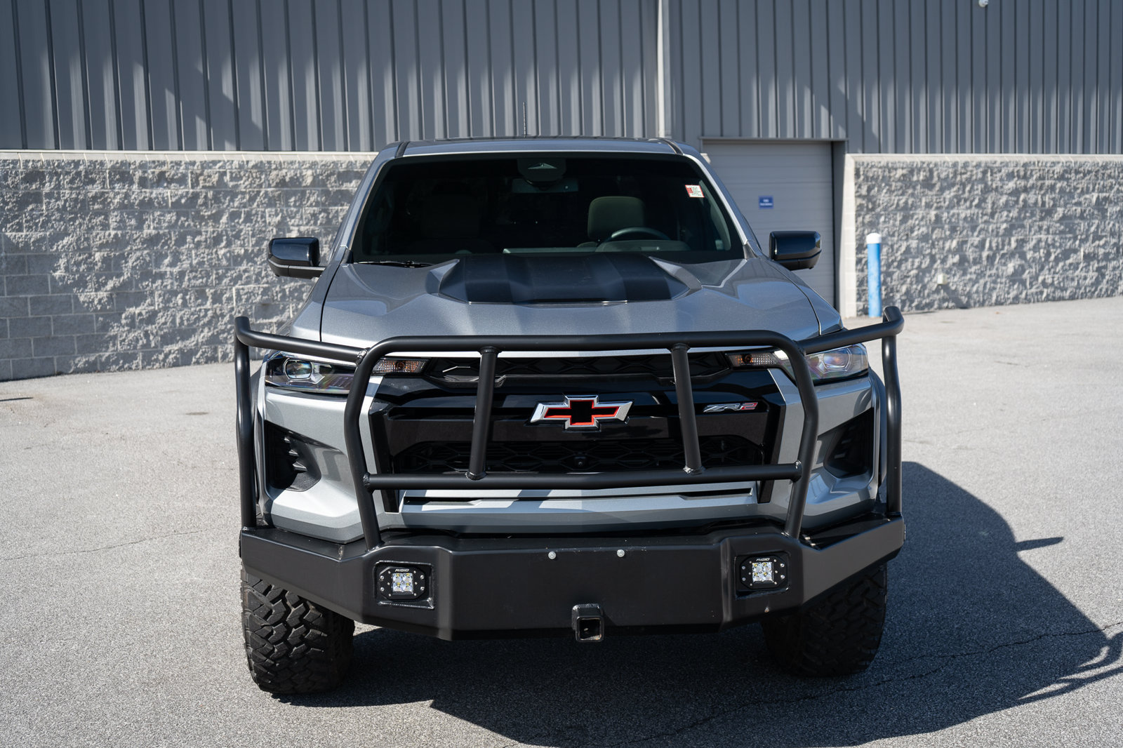 Used 2024 Chevrolet Colorado ZR2 w/ Technology Package AWD/4WD image 2