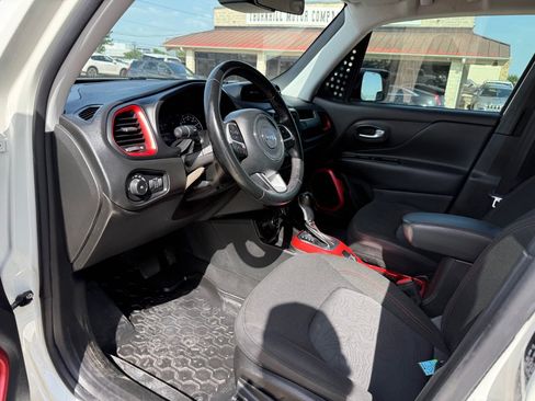Used 2018 Jeep Renegade Trailhawk AWD/4WD image 11
