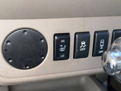 Used 2014 Nissan Frontier SV w/ SV Value Truck Package image 24