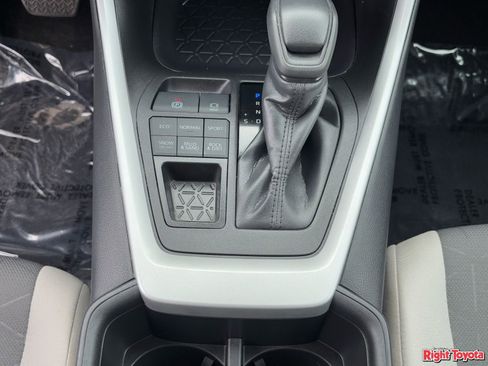 Certified 2025 Toyota RAV4 XLE image 30