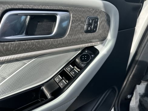 Certified 2025 Ford Explorer Platinum w/ Ultimate Package image 12