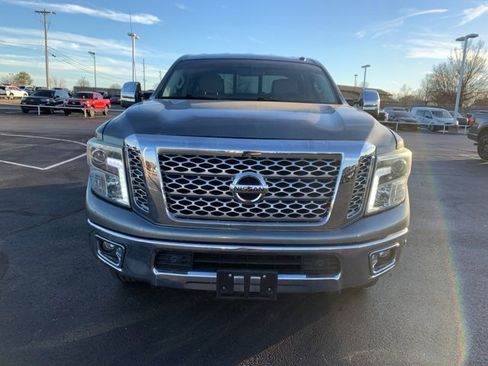 Used 2016 Nissan Titan SL image 2