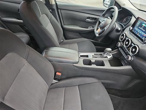 Used 2024 Nissan Sentra SV image 10