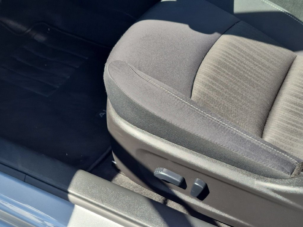 Used 2025 Nissan Altima 2.5 SV FWD image 14