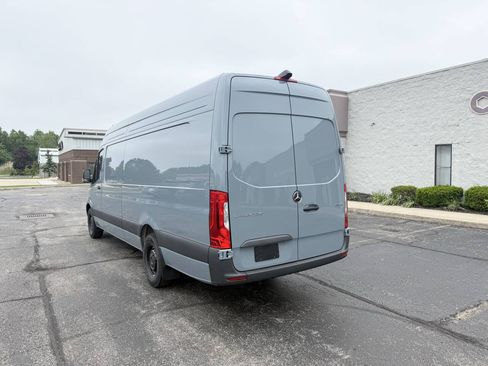 Used 2026 Mercedes-Benz Sprinter 2500 image 8