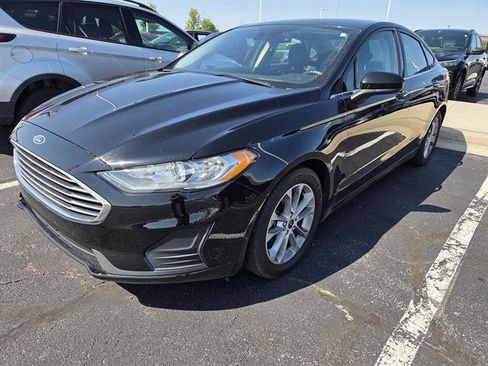 Used 2020 Ford Fusion SE FWD image 1