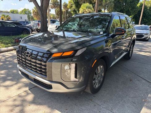 Used 2025 Hyundai Palisade SEL FWD image 2