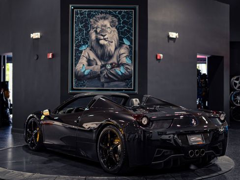Used 2015 Ferrari 458 Spider RWD image 39