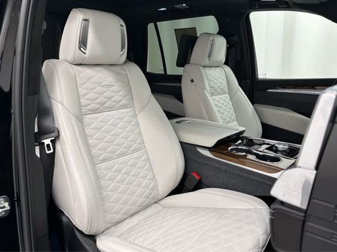 Used 2026 Cadillac Escalade Platinum Sport w/ LPO, ONYX Package AWD/4WD image 20