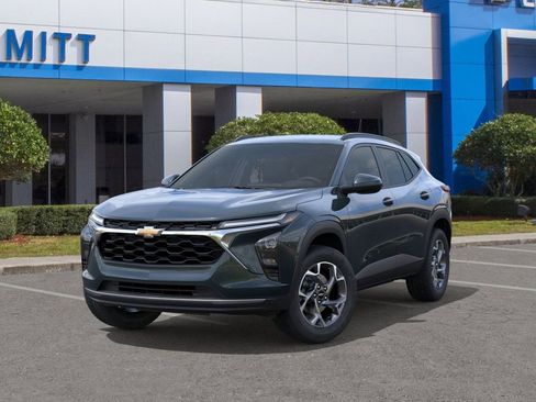 New 2026 Chevrolet Trax LT w/ Driver Confidence Package image 6