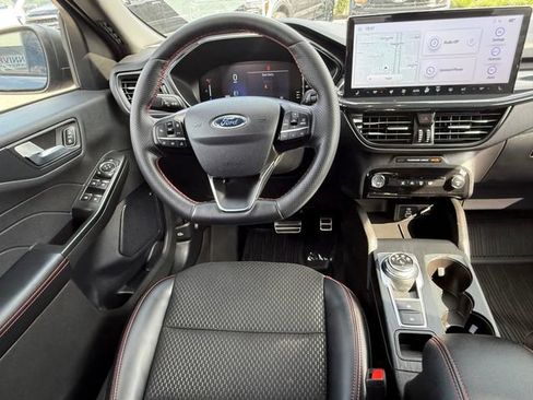Certified 2024 Ford Escape ST-Line w/ Tech Pack #1 AWD/4WD image 9