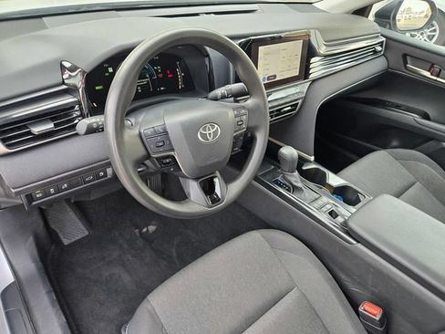 Used 2025 Toyota Camry LE FWD image 12