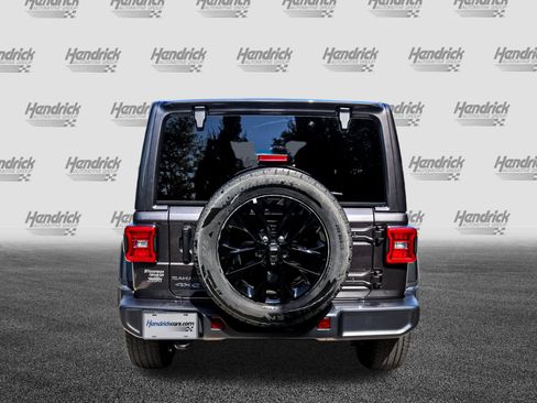Used 2025 Jeep Wrangler Unlimited Sahara AWD/4WD image 9