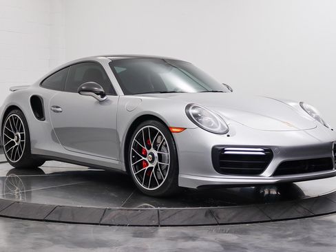 Used 2017 Porsche 911 4 Coupe AWD/4WD image 37